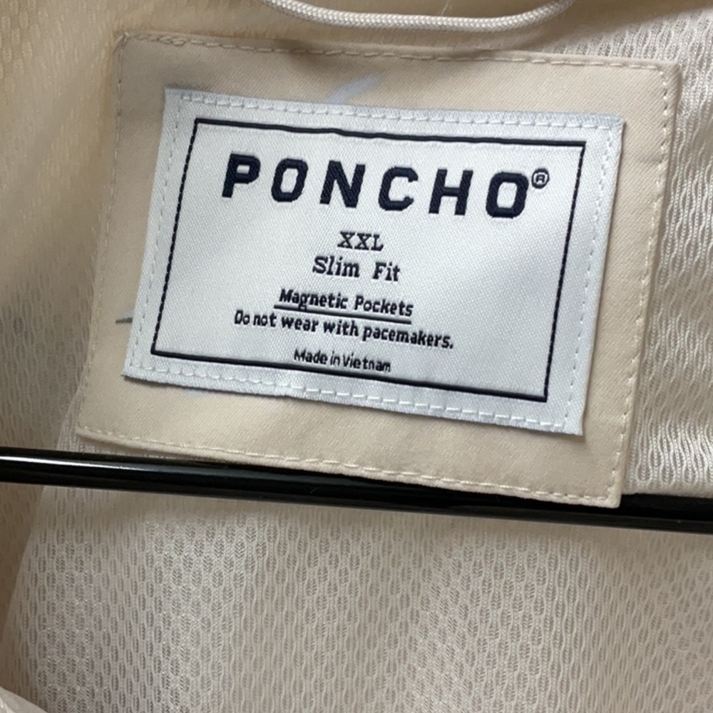 Poncho XXL Slim Fit with Magnetic Pockets